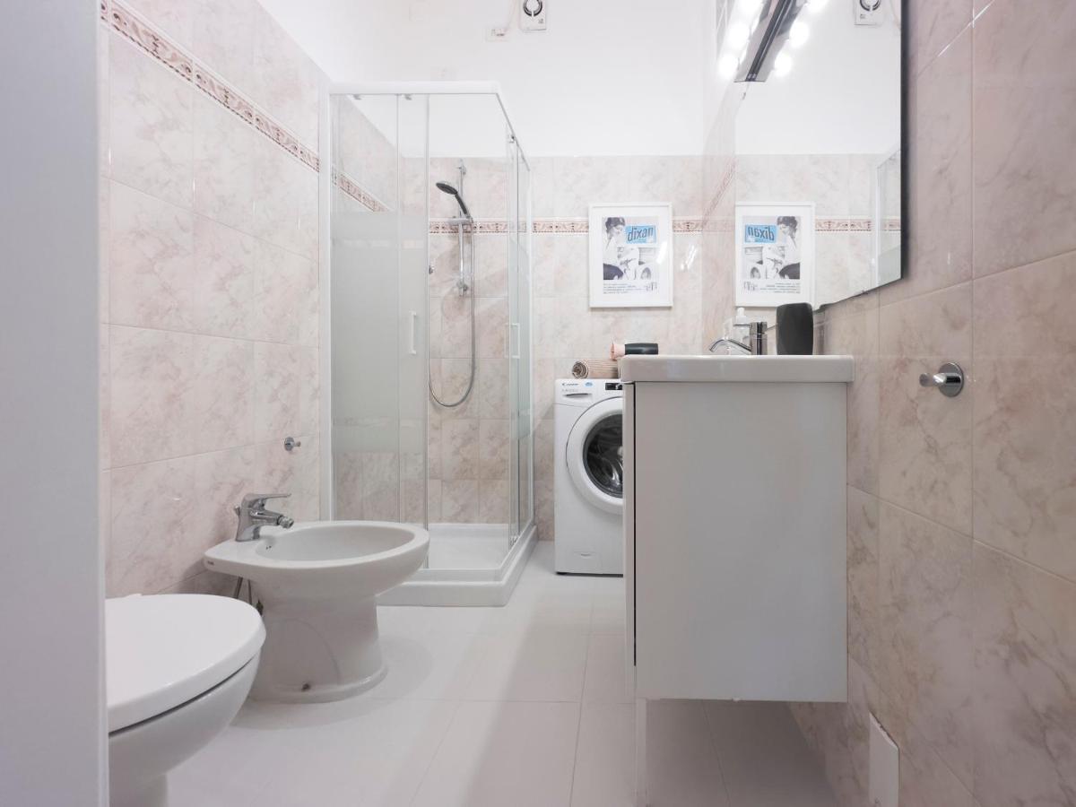 Xenia Apartments - Stylish Colorful Apt- Upbeat & Well-Connected Area Milano Exteriör bild