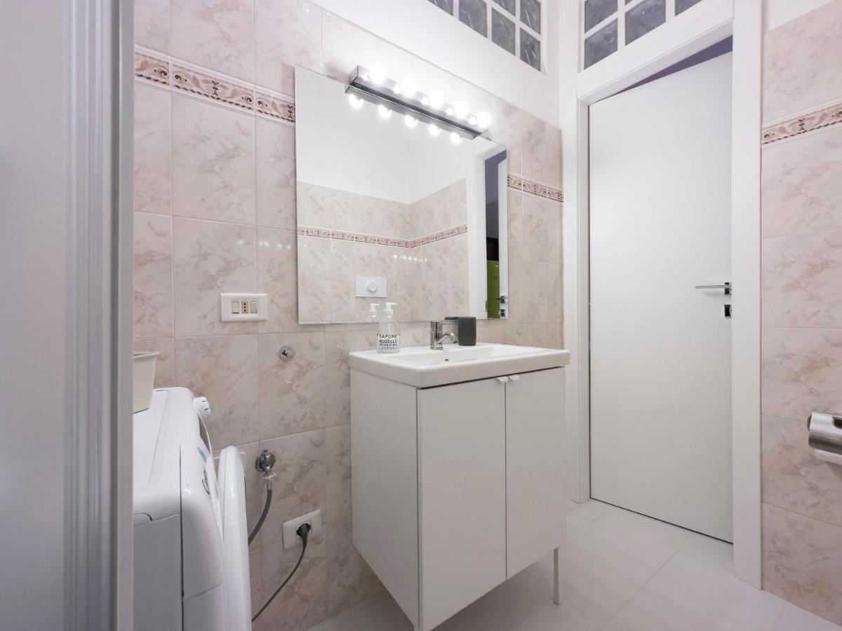 Xenia Apartments - Stylish Colorful Apt- Upbeat & Well-Connected Area Milano Exteriör bild